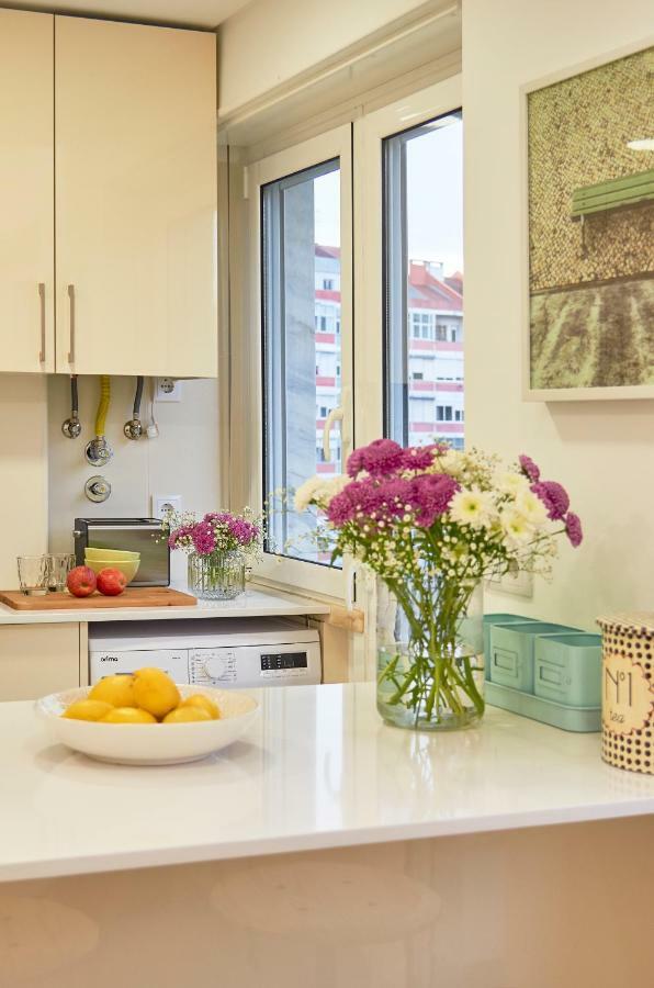 Light Apartment With Amazing Balcony, By Timecooler Lisboa Exteriör bild