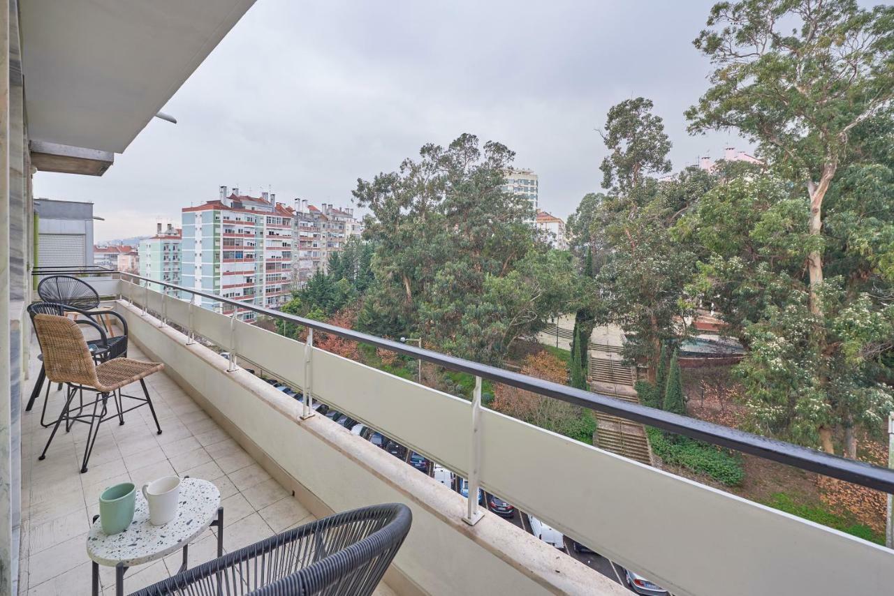 Light Apartment With Amazing Balcony, By Timecooler Lisboa Exteriör bild
